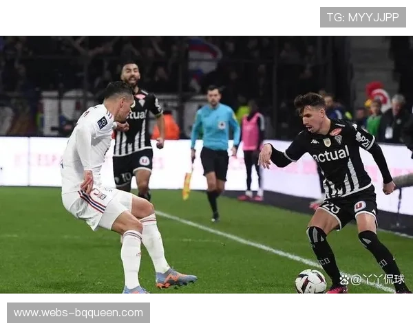 昂热1-0小胜梅斯,主场优势助球队抢得关键三分 昂热1-0小胜梅斯,主场优势助球队抢得关键三分